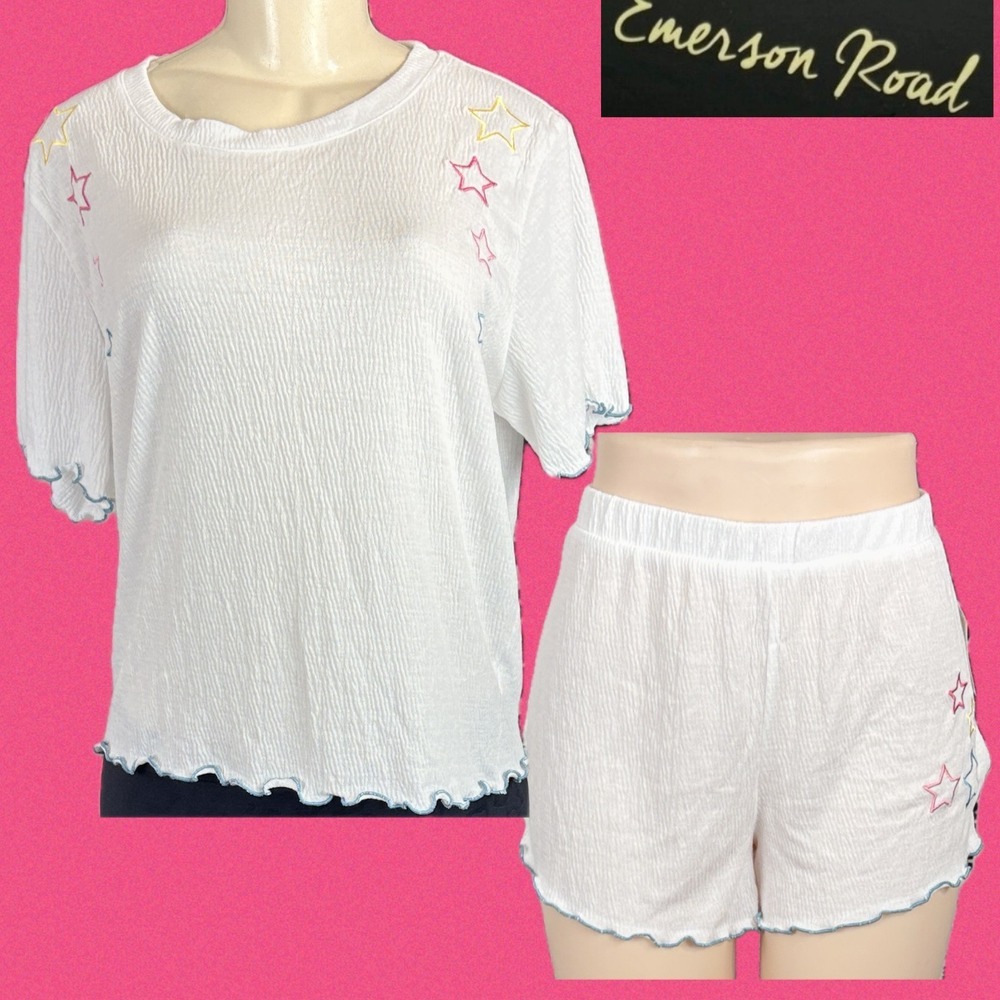 Emerson Road XL Pajama Set White Textured Star Embroidered Detail Top & Shorts
